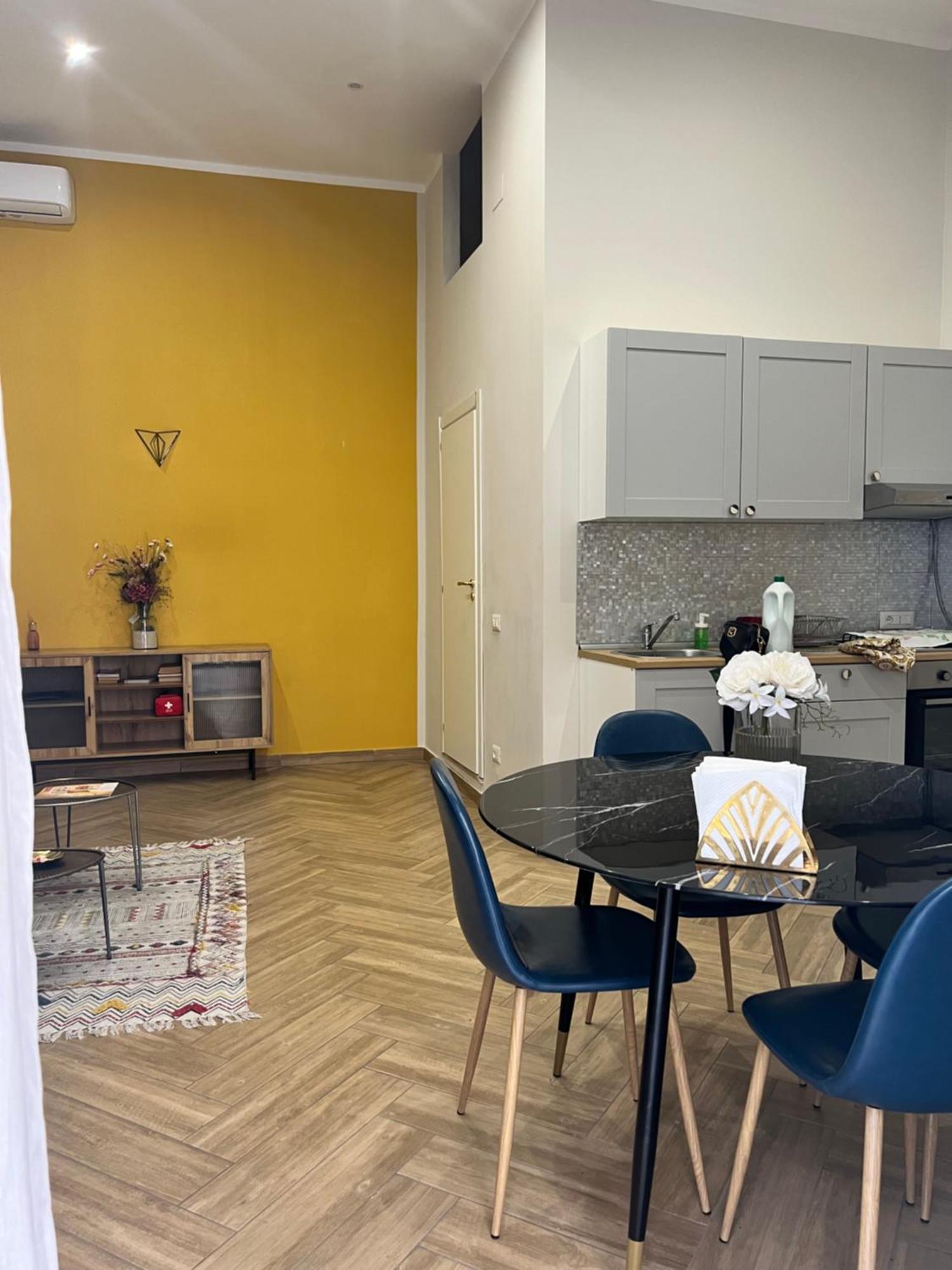 Scio' Apartment-Centro Storico- เนเปิลส์ ภายนอก รูปภาพ